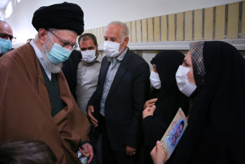 در دیدار مسئولان نظام و سفرای کشورهای اسلامی ۱۴۰۲/۲/۲